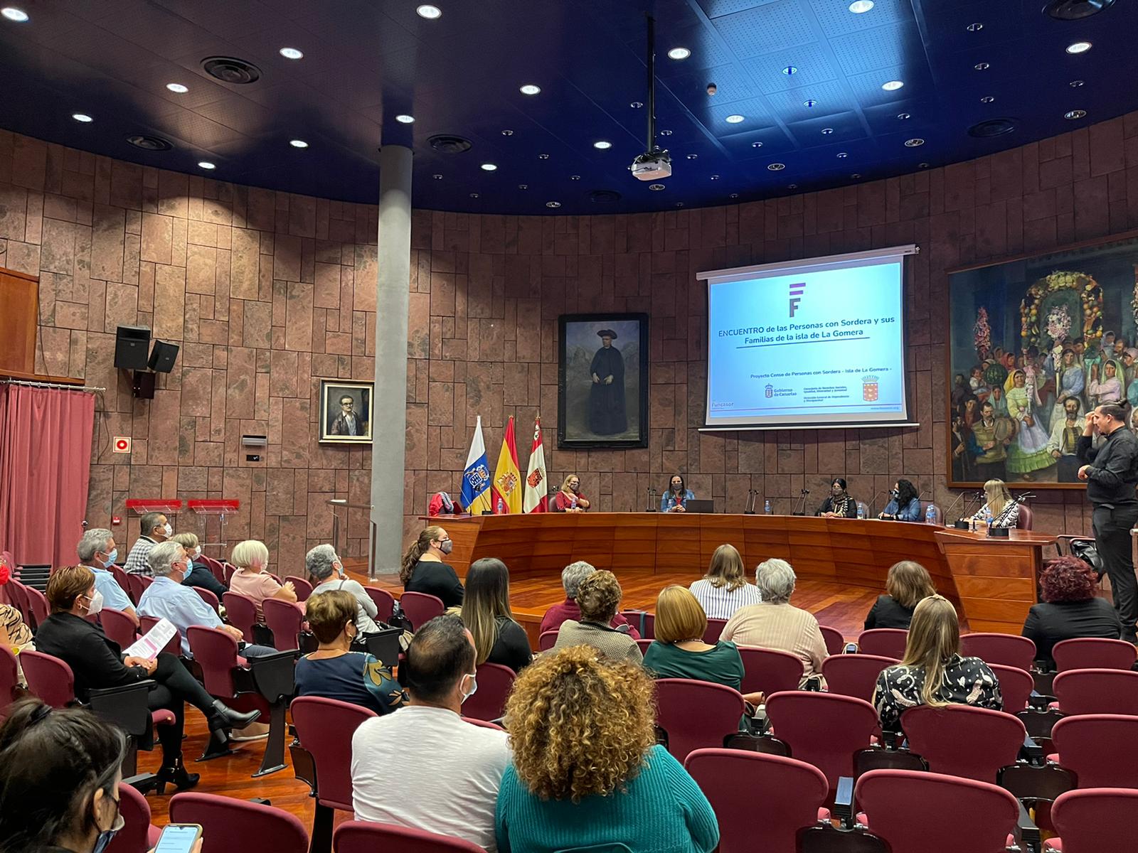 Imagen de Cabildo y Funcasor avanzan en una estrategia para mejorar la calidad de vida de personas con sordera